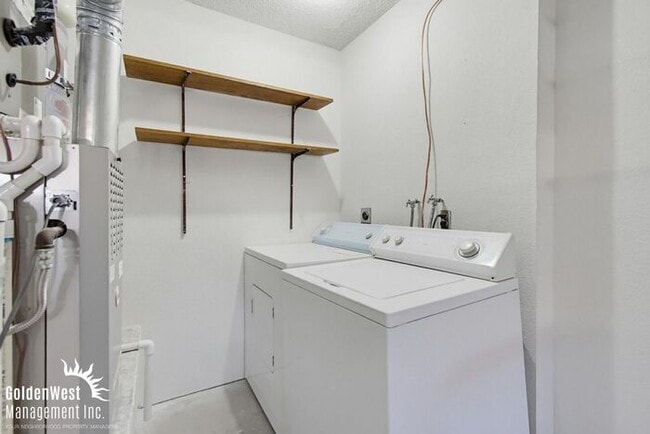 Building Photo - Lovely 3Bdm 2Ba Town-home in Rancho Peñasquitos!