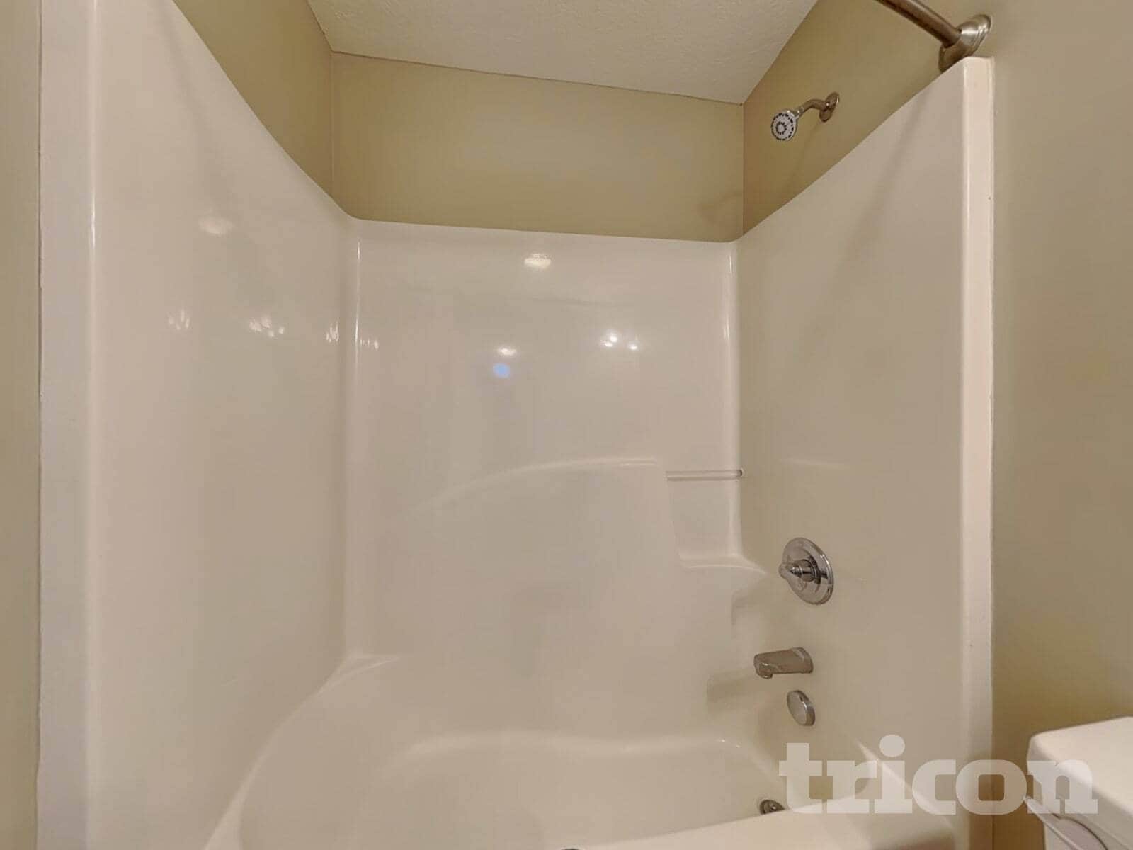 Building Photo - 2002 Dundee Way