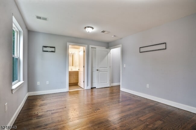 Building Photo - 414 S 16th St