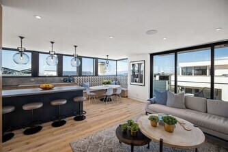 Building Photo - 124 15th Pl