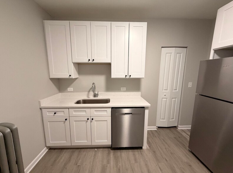 Building Photo - 2609 N Kostner Ave