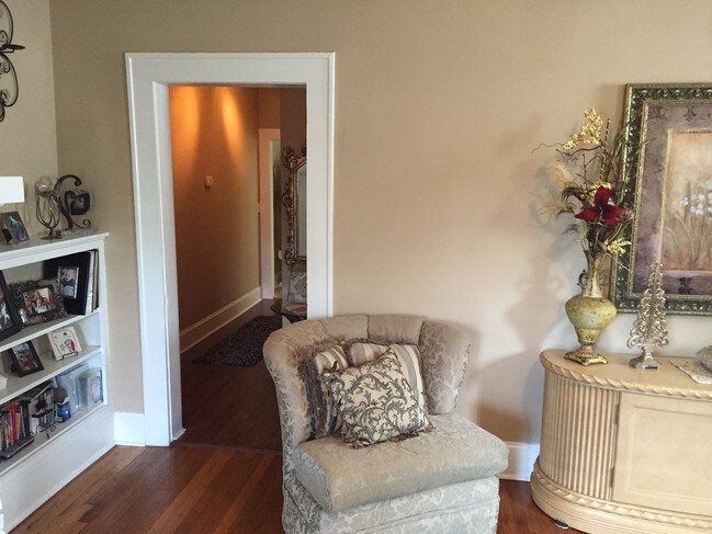 Building Photo - 1407 E North St