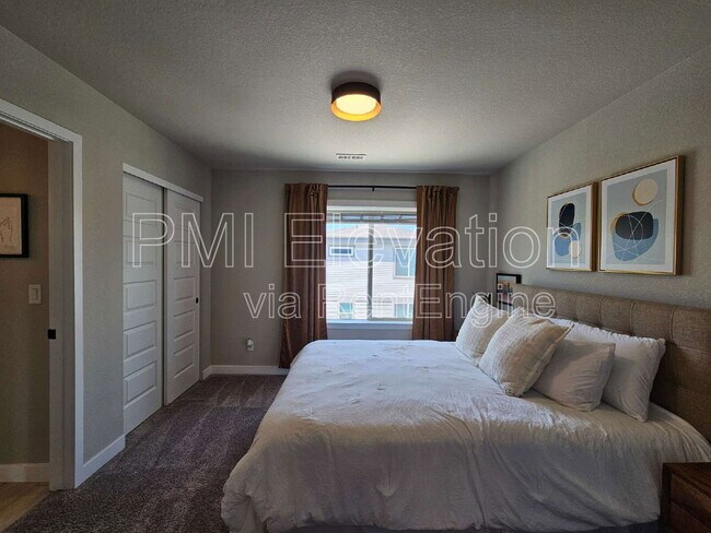 Building Photo - 2418 S Troy Ct