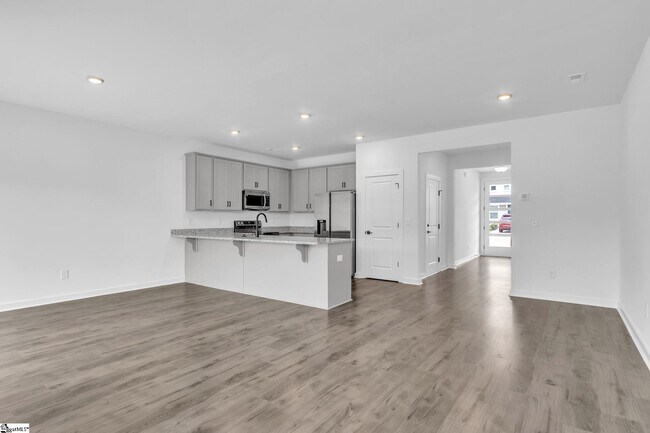 Building Photo - 1250 Westgate Vlg Dr