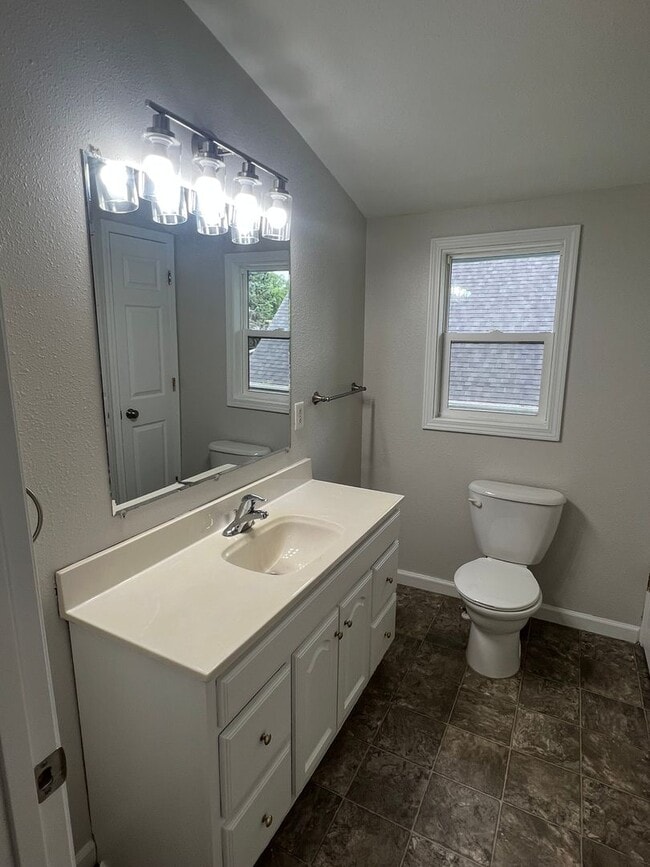 Building Photo - Recently Updated Single Family Home Available