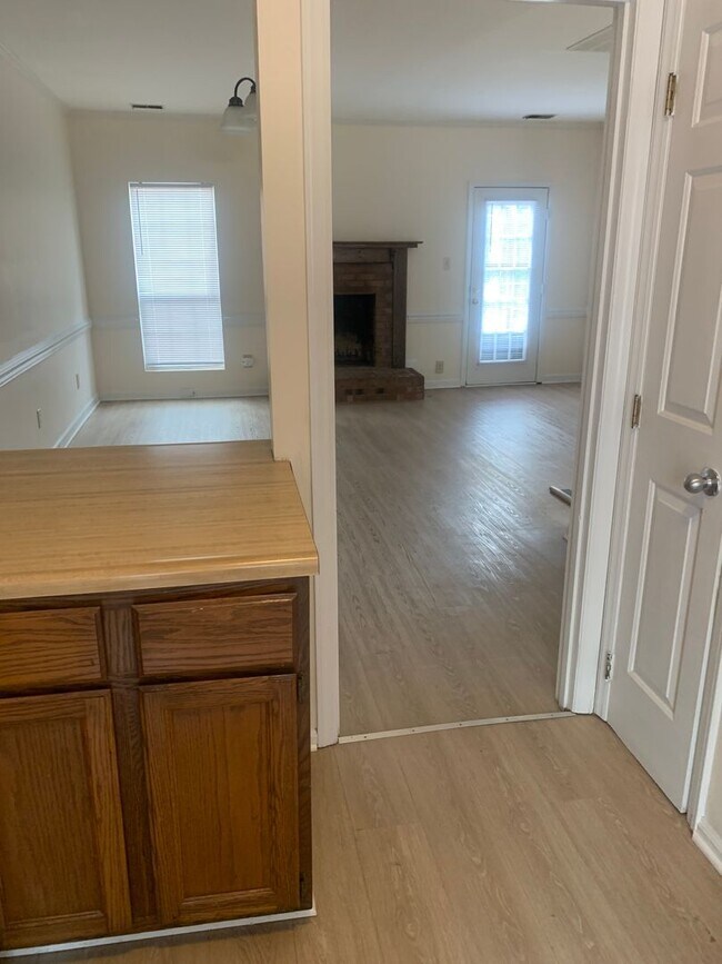 Building Photo - Great location off Millbrook near 70! 2 Bedroom ~2 bath~ pets negotiable! No HOA!