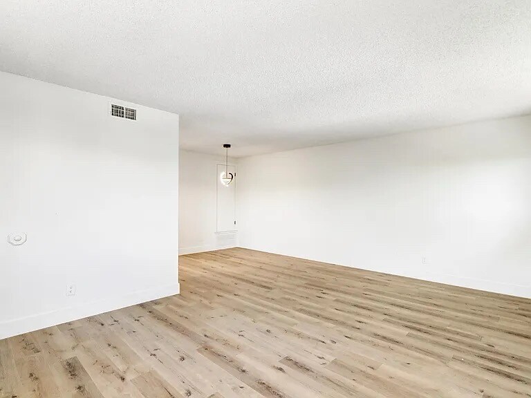 Building Photo - 4748 Greenholme Dr