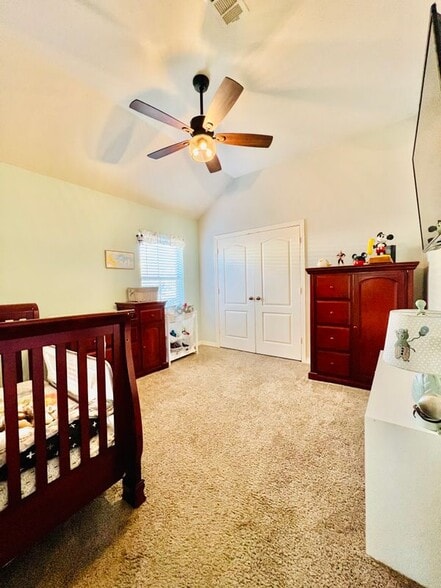 Building Photo - 9220 Edgemont Dr