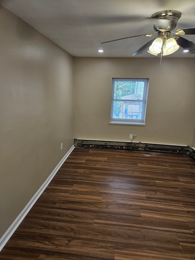 Building Photo - 17 Prospect St