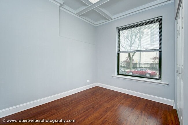 Building Photo - Gorgeous 3 Bed 2 Bath in the Edgewater area