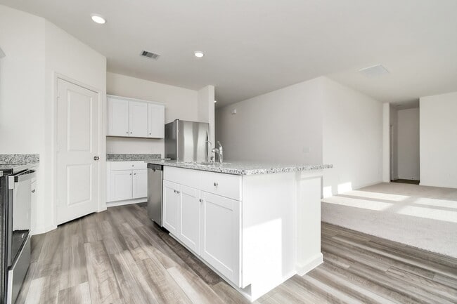 Building Photo - 5902 Bright Keel Dr