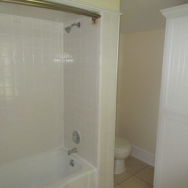 Building Photo - 2211 Blue Creek Rd