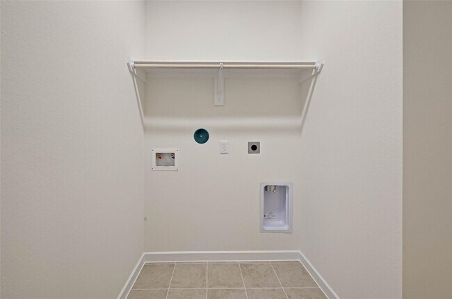 Building Photo - 8022 Pinebrook Arbor Ct