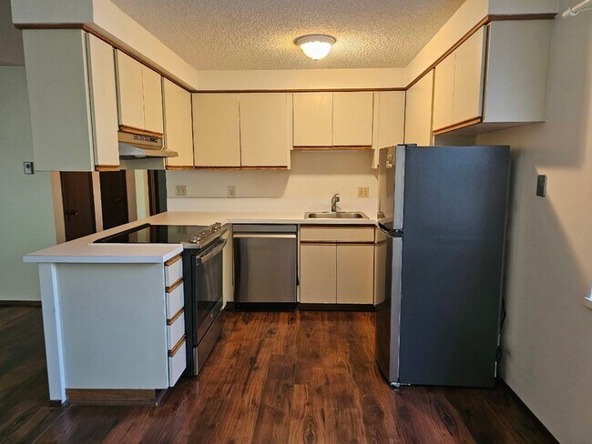 Primary Photo - 10708 Stone Ave N