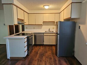 Building Photo - 10708 Stone Ave N