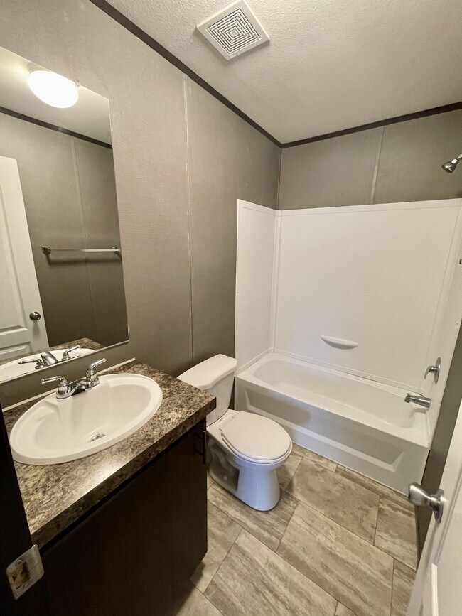 Building Photo - 1900 S 1100 W