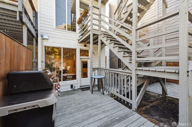 Building Photo - 2856 Sacramento St