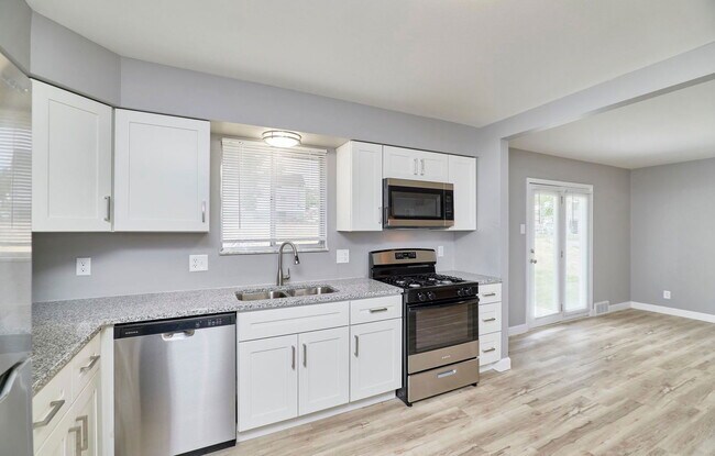 Building Photo - 11003 Fawnhaven Dr