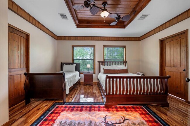 Building Photo - 358 Bridgeview Dr