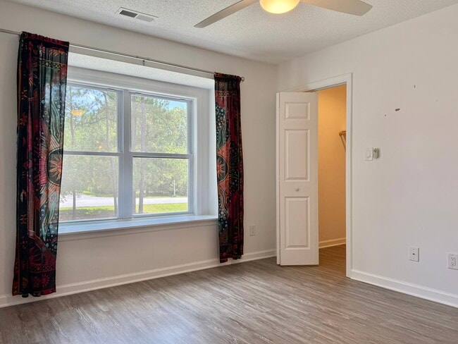 Building Photo - 7162 Windward Dr