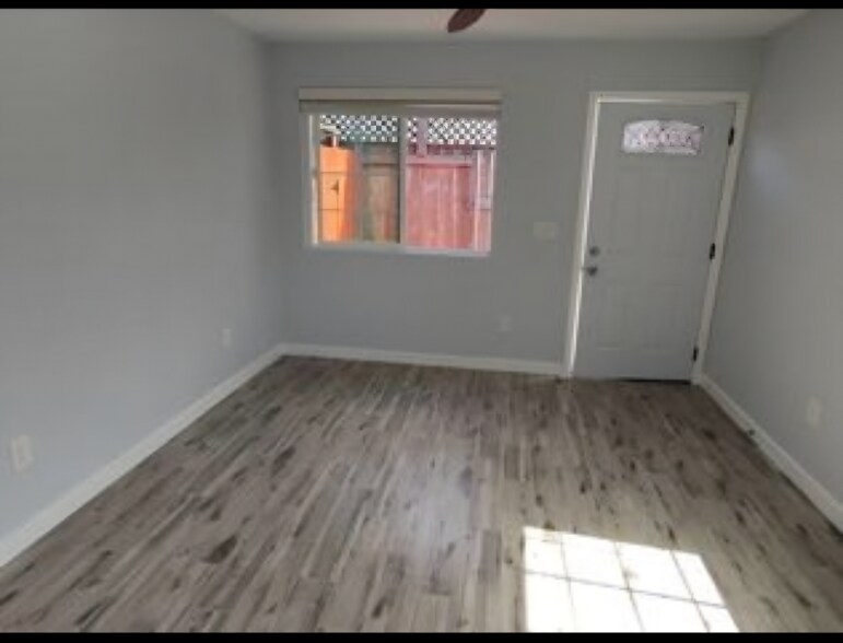 Building Photo - 4012 Epanow Ave