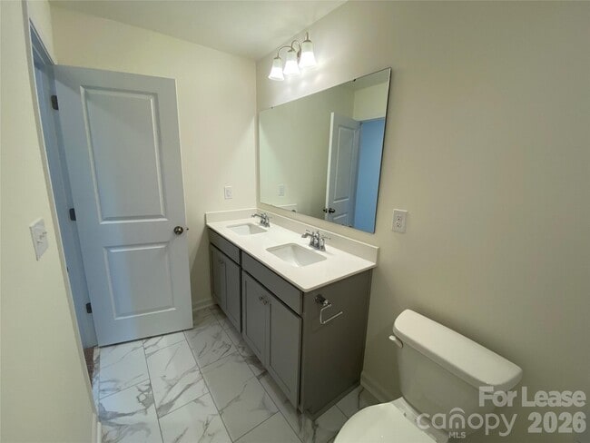 Building Photo - 1326 Harleston St