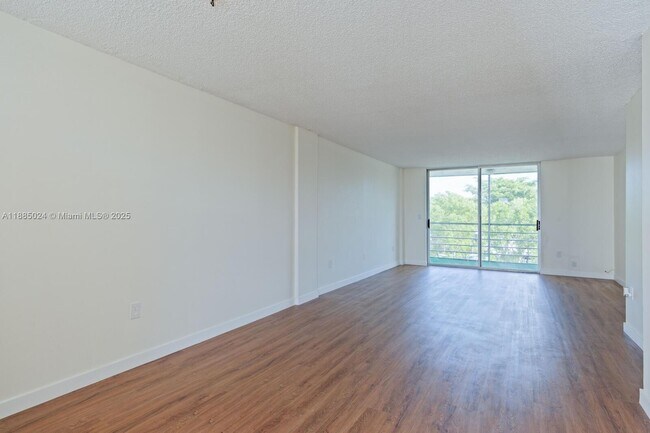 Primary Photo - 14180 SW 84th St