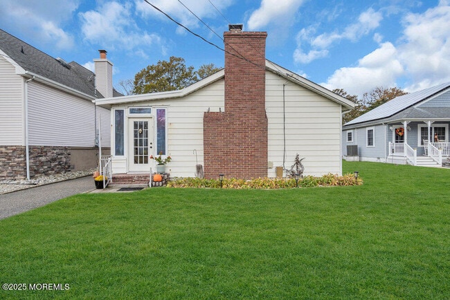 Building Photo - 228 Fischer Blvd