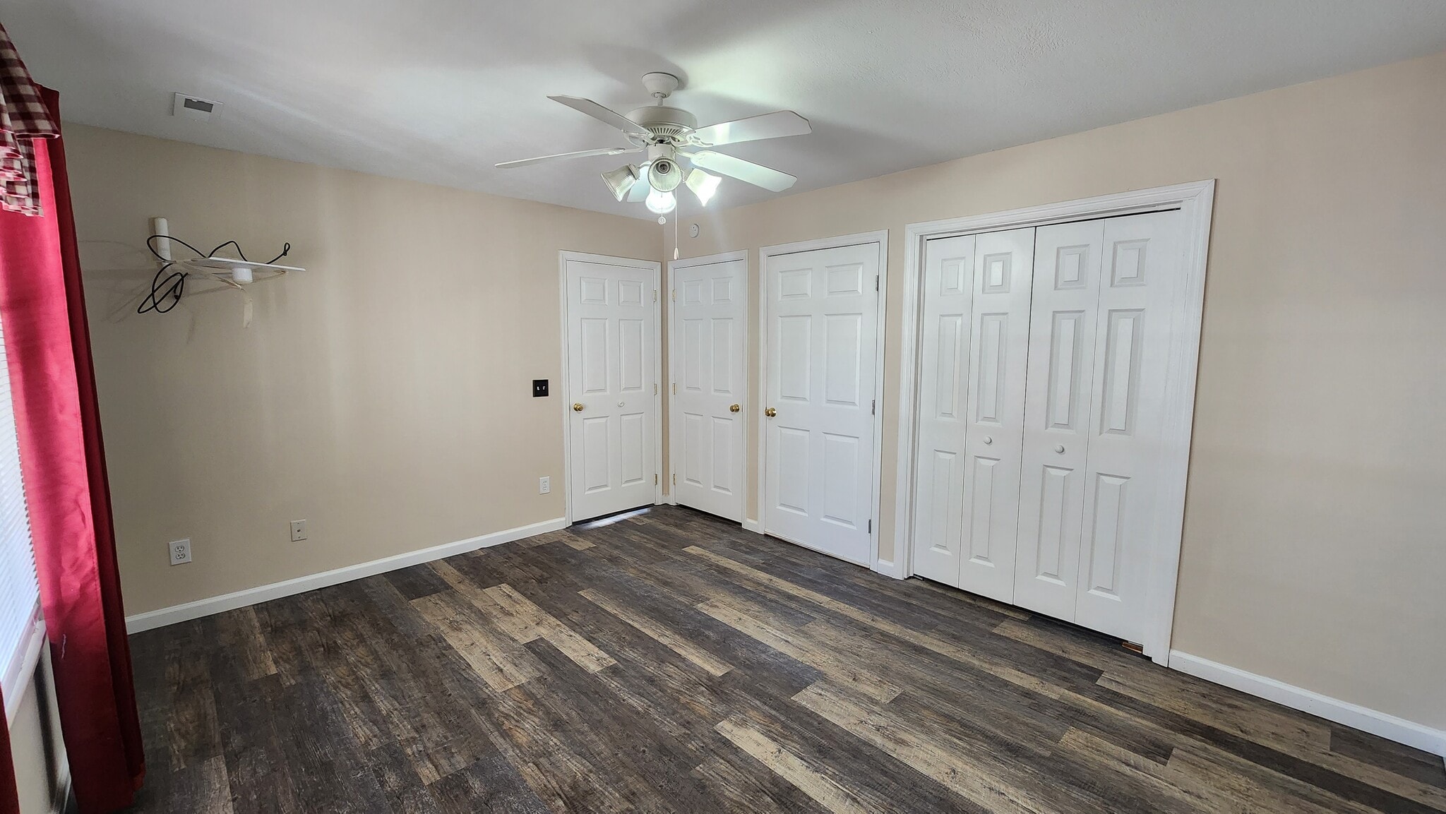 Master bedroom - 833 Plantation Dr