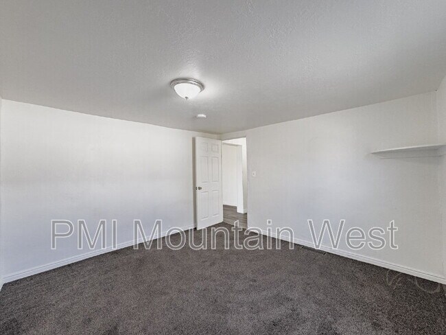 Building Photo - 450 W 200 N