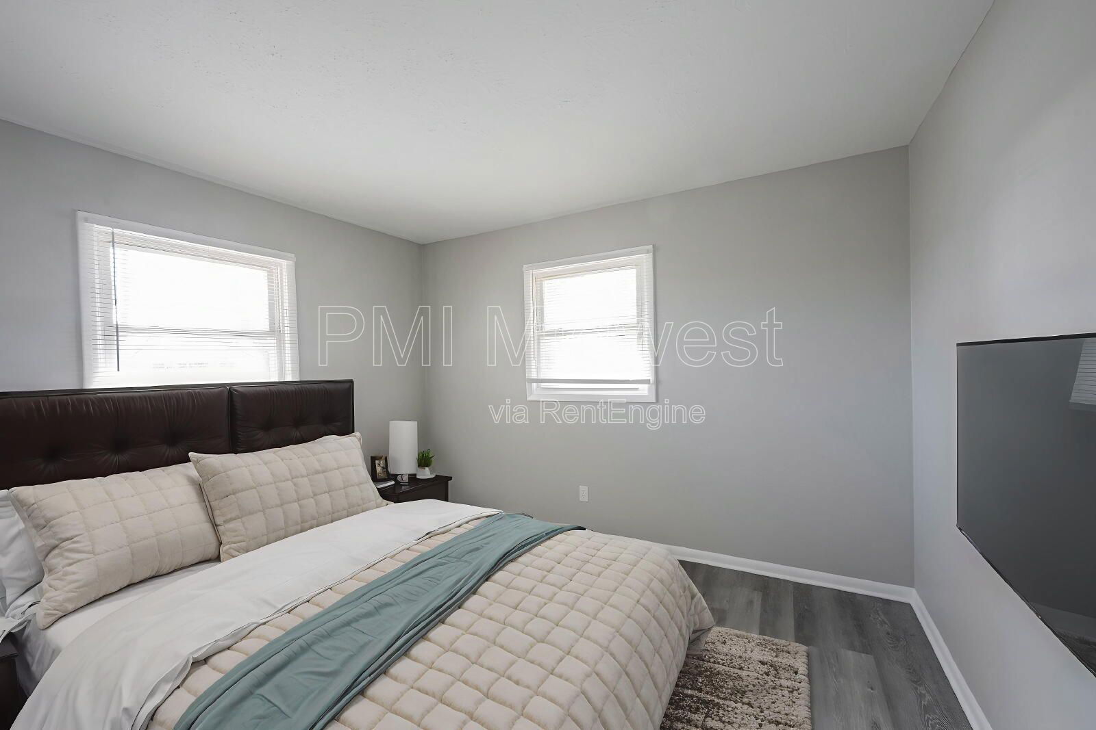 Building Photo - 570 US-52