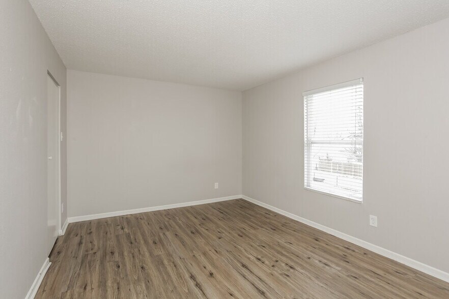 Building Photo - 7905 States Bend Dr