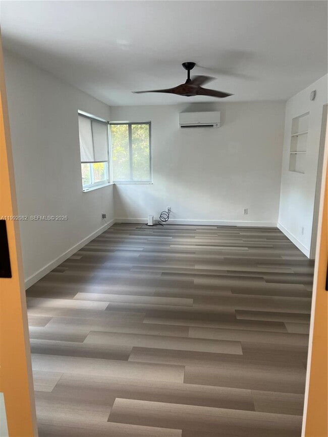 Building Photo - 225 SE 16th Ave