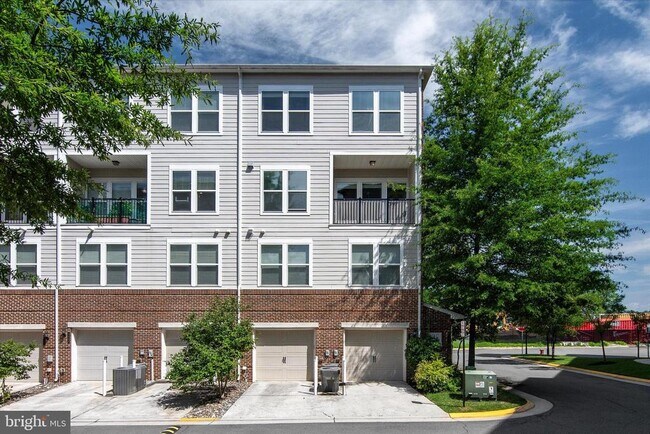 Building Photo - 3073 Rittenhouse Cir