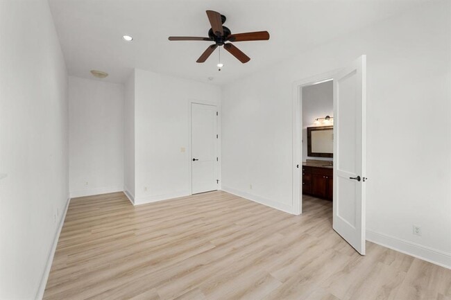 Building Photo - 1101 Sprague Ln