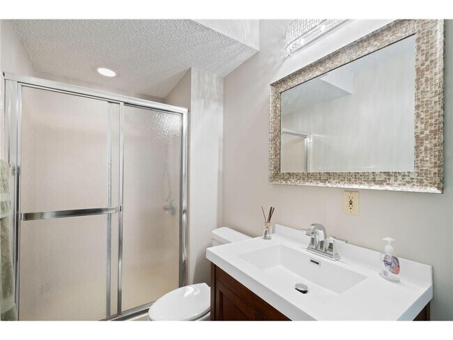 Building Photo - 6111 Kalen Dr