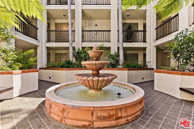 Building Photo - 2142 Century Park Ln