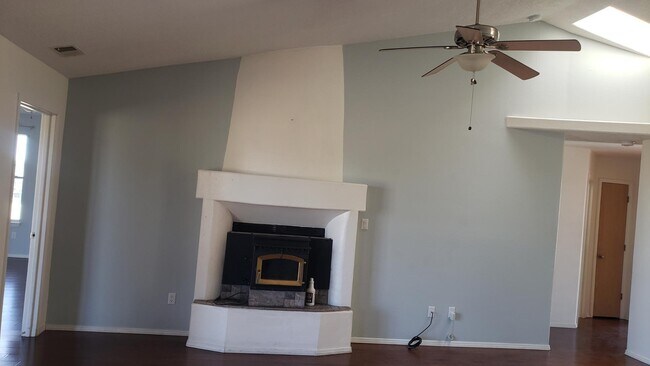 Building Photo - 33 Mustang Rd