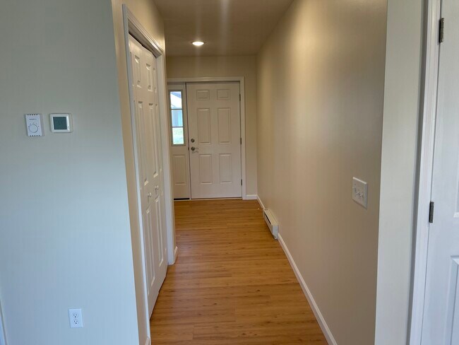 Building Photo - 7 Davian Dr