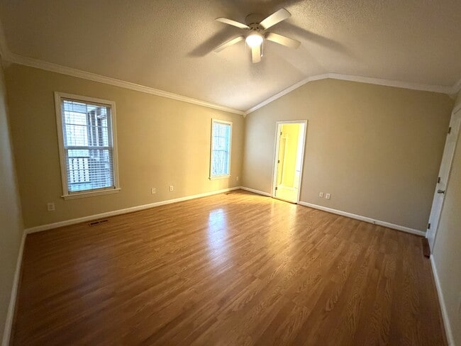 Building Photo - 763 Southwick Ave