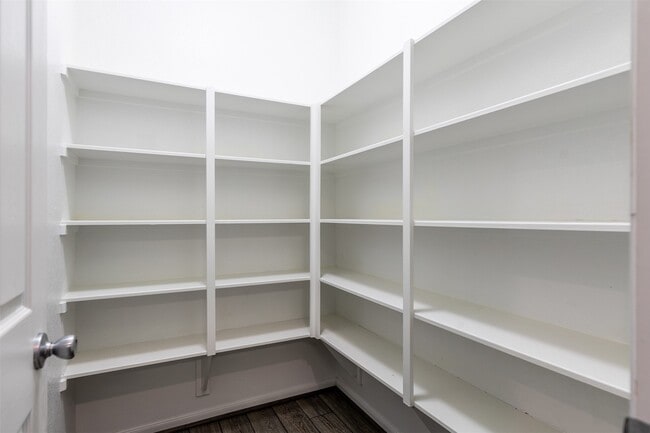 Building Photo - 15623 Hanover Breeze Ln
