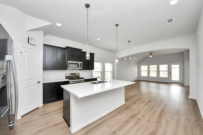 Building Photo - 804 Lake Lacosta Dr