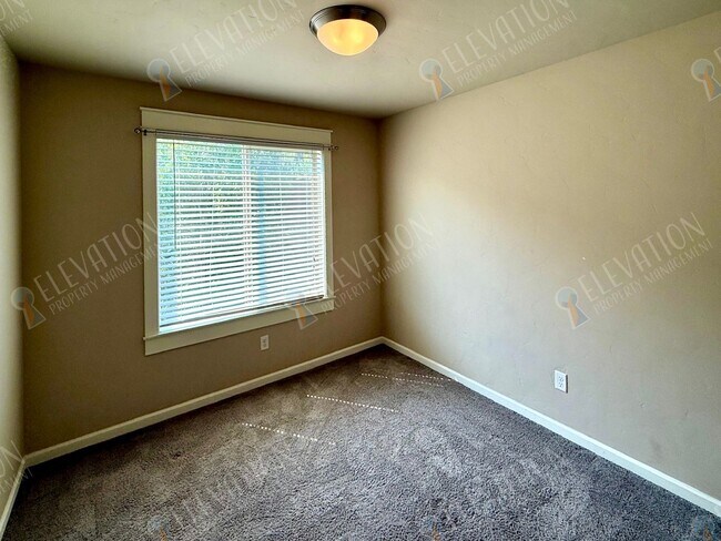 Building Photo - 63151 Black Powder Ln