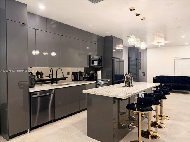 Building Photo - 86 NW 4th St