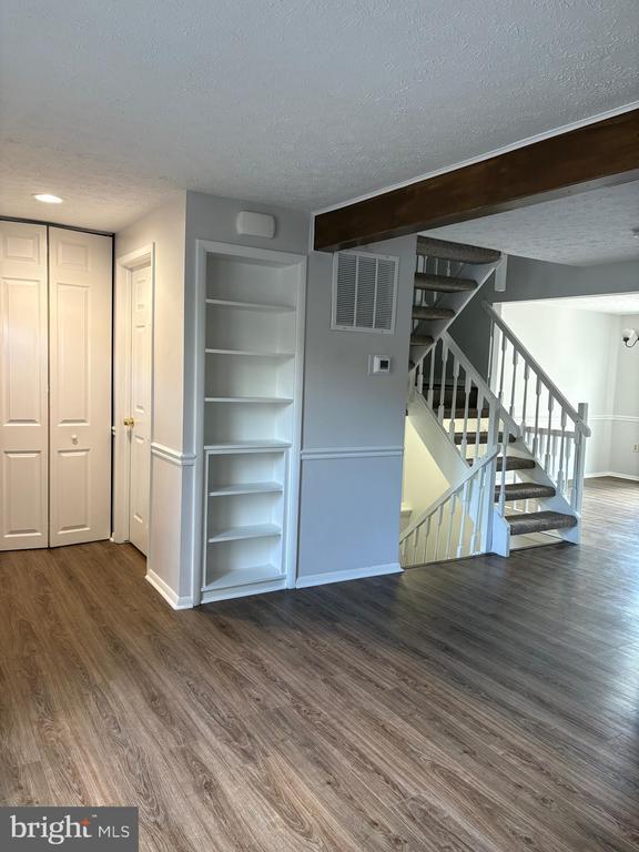 Building Photo - 9232 Pinenut Ct