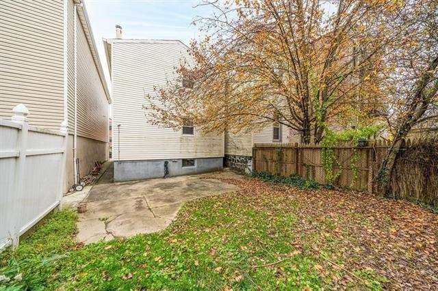 Building Photo - 121 Ogden Ave.