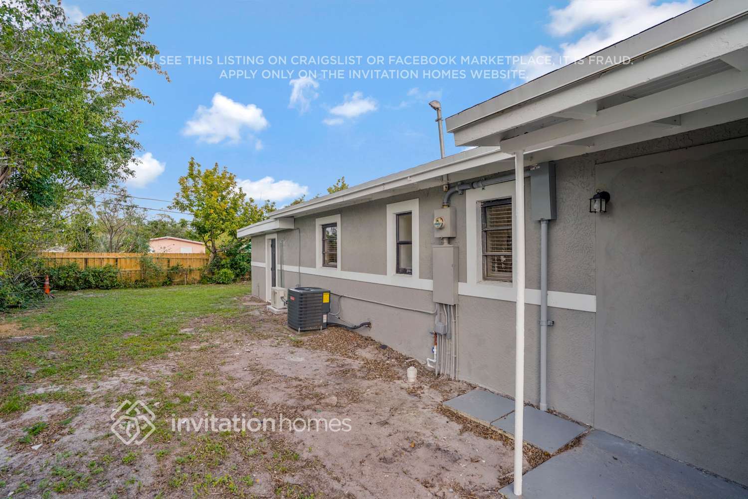 Building Photo - 1633 NW 15th Pl