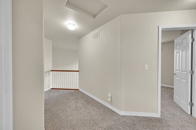 Building Photo - $2,200.00 - 3 Beds, 2.5 Baths, Single Fami...