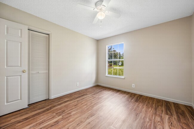 Building Photo - 117 Pinedale Dr