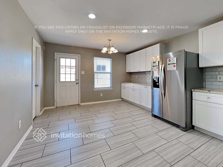 Building Photo - 45 Larkspur Dr